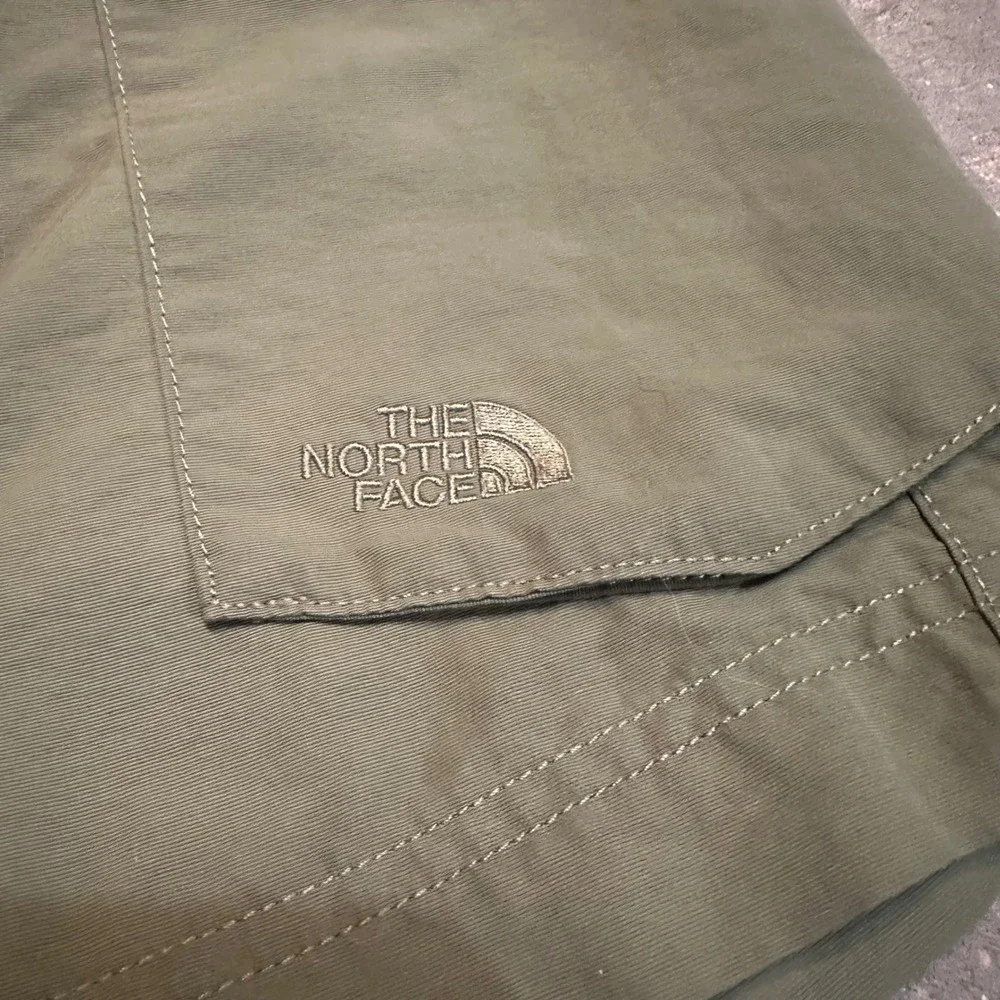The North Face Cargo Shorts Mens 36 Green NF0A2RGB Hiking‎ Outdoor Nylon